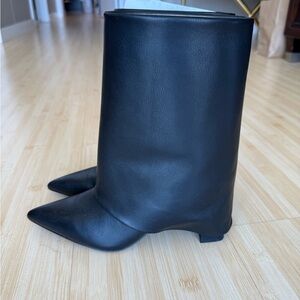 Elegant Black Leather Women's Boots